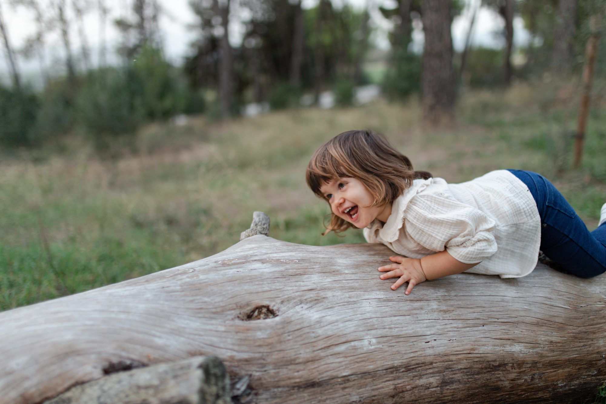 Mar Alonso Fotografia - Infantil nadons família bebé nena niña natura criança lliure respectuosa