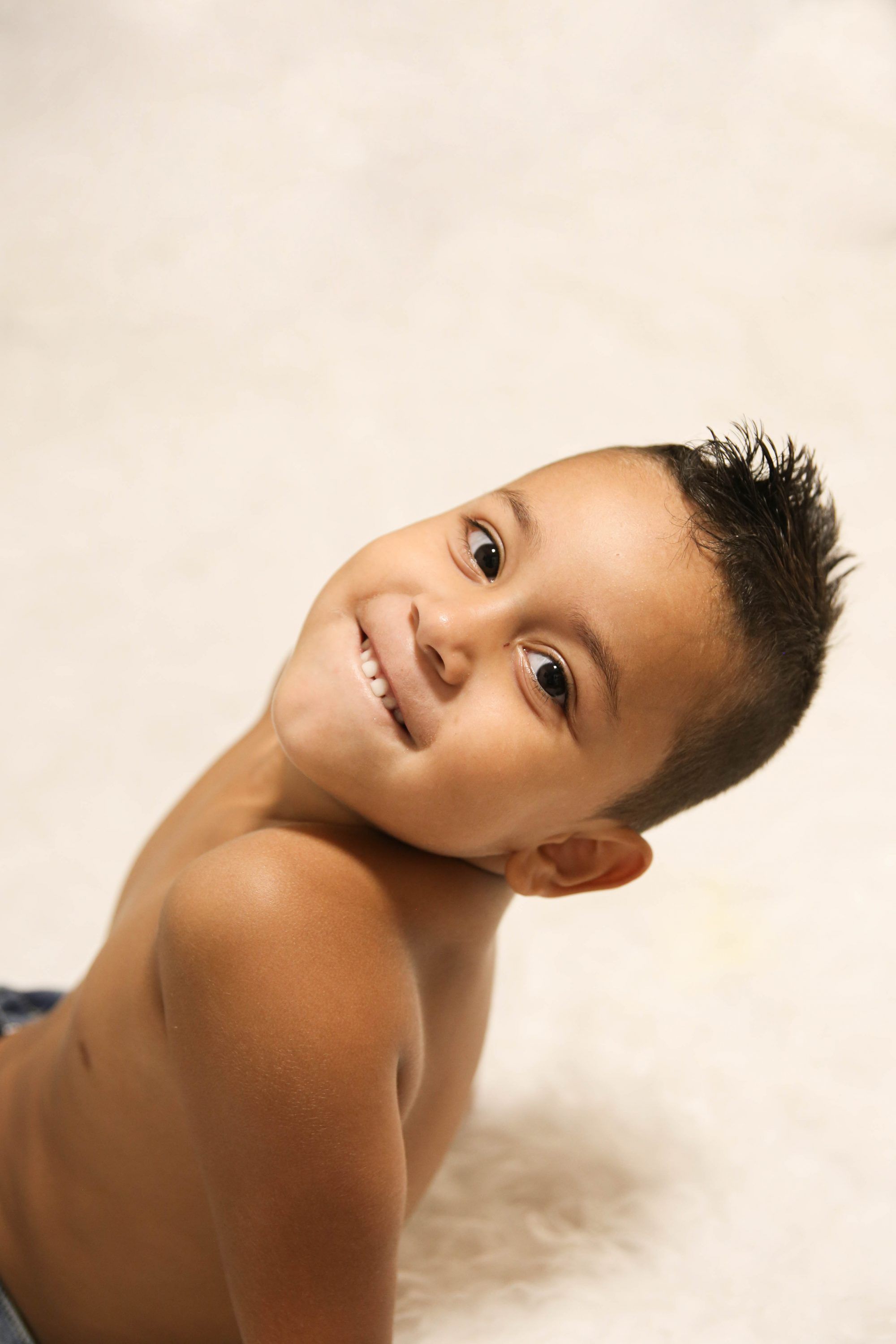 Mar Alonso Fotografia - Infantil nadons família bebé nena fotografia estudi set plató interior